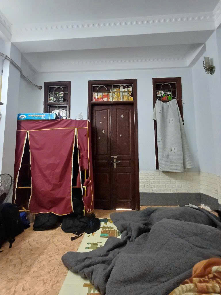 Cho thuê nhà nguyên căn ngõ 79, 8/3 Hai Bà Trưng, 5 tầng x 20m2, 2 ngủ, 8 Triệu - Ảnh 2